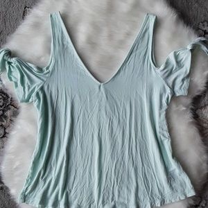 American Eagle tie shirt